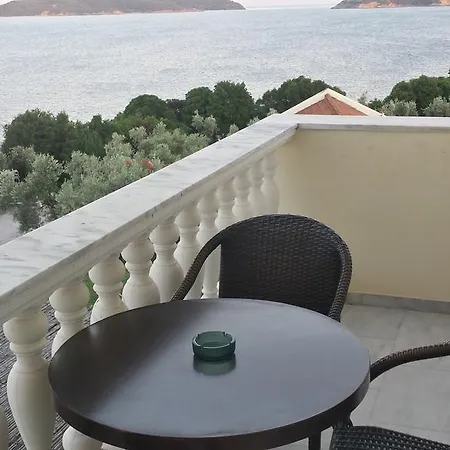 Cape Achladies - Mitikas *
